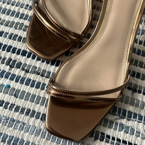 Bronze/Gold Heels - Picture 2 of 4